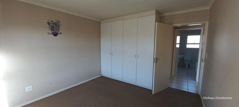 To Let 2 Bedroom Property for Rent in Guldenland Western Cape